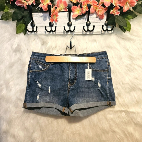 Est. Eighty Two Denim Shortie Jean Shorts - Picture 1 of 6